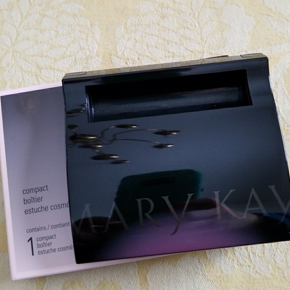 Mary Kay Other - Mary Kay Compact